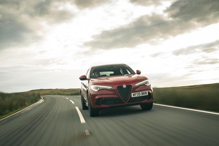  Alfa Romeo Stelvio Quadrifoglio (949) 2020 года  (UK) (фото 33 из 37)